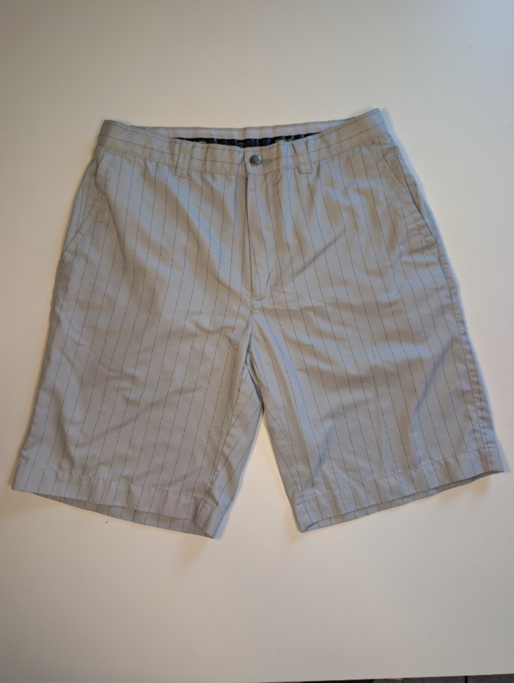 Callaway Golf X Series Men's 32 Shorts Grey Pinstripe Performance Opti-Dri 10"